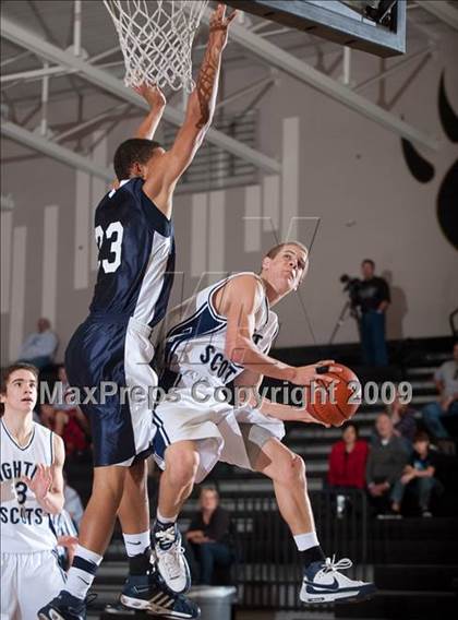 Thumbnail 2 in Rim of the World vs Yucaipa (MaxPreps Holiday Classic) photogallery.