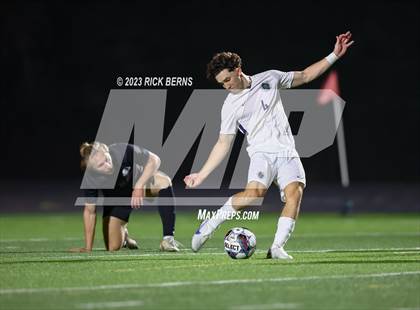 Thumbnail 3 in Grand Oaks vs College Park photogallery.