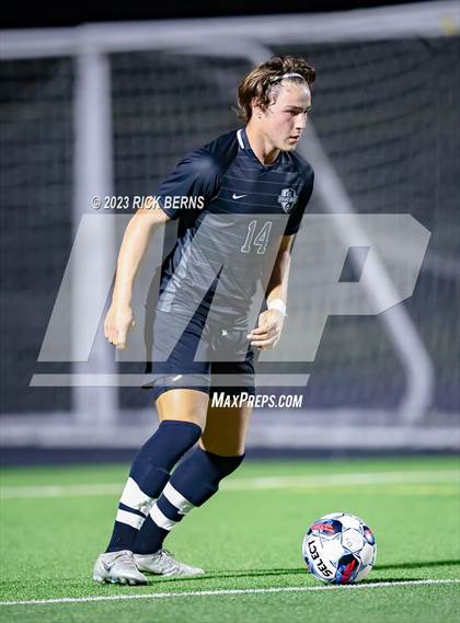 Thumbnail 1 in Grand Oaks vs College Park photogallery.