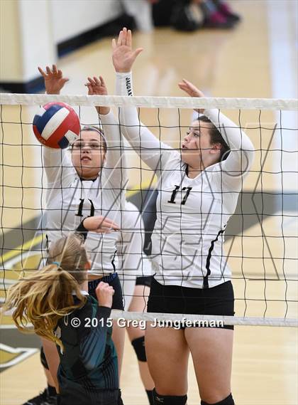 Thumbnail 1 in Windsor vs. El Cerrito photogallery.