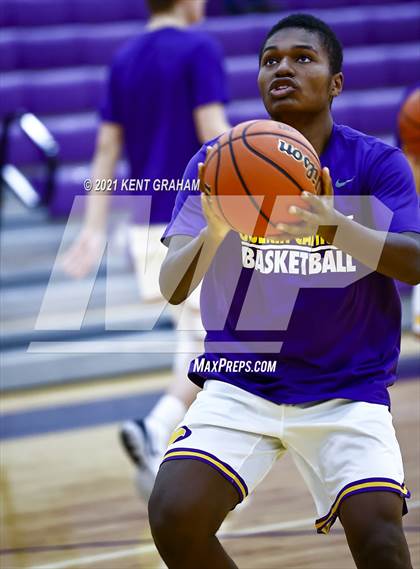 Thumbnail 3 in Park Tudor @ Guerin Catholic photogallery.