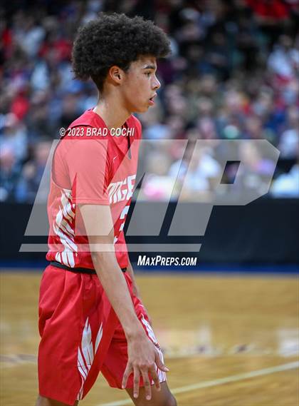 Thumbnail 3 in Fossil Ridge vs. Denver East (CHSAA 6A Final) photogallery.