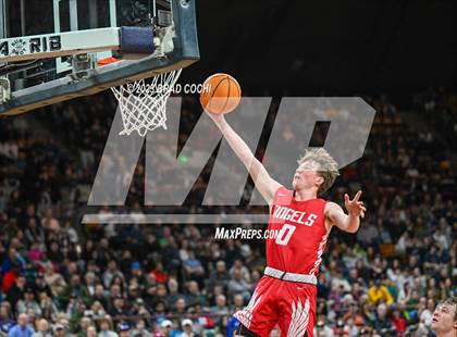 Thumbnail 3 in Fossil Ridge vs. Denver East (CHSAA 6A Final) photogallery.