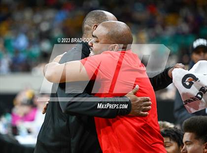 Thumbnail 3 in Fossil Ridge vs. Denver East (CHSAA 6A Final) photogallery.