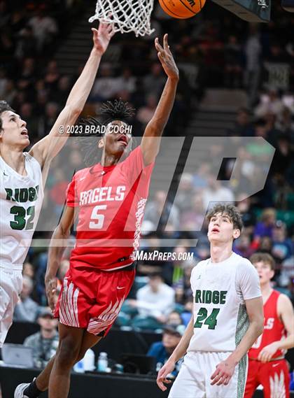 Thumbnail 3 in Fossil Ridge vs. Denver East (CHSAA 6A Final) photogallery.