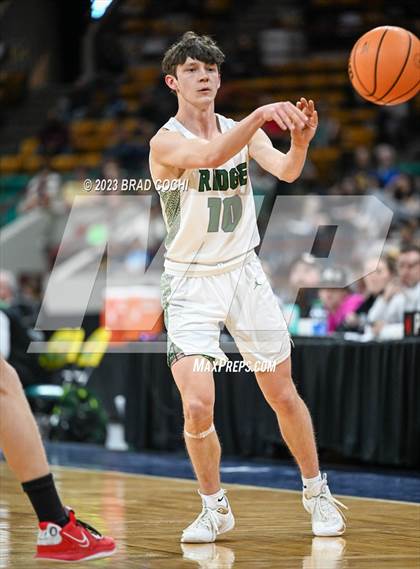 Thumbnail 2 in Fossil Ridge vs. Denver East (CHSAA 6A Final) photogallery.