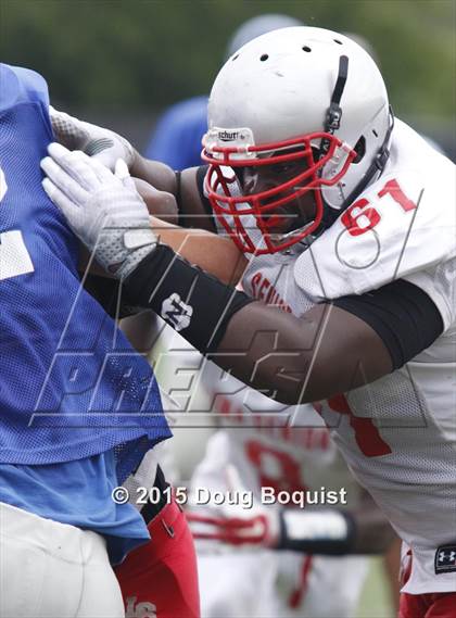 Thumbnail 3 in Lima Senior vs. Defiance (Scrimmage) photogallery.