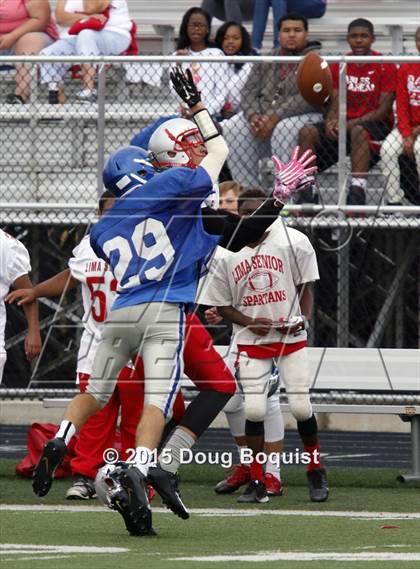 Thumbnail 3 in Lima Senior vs. Defiance (Scrimmage) photogallery.