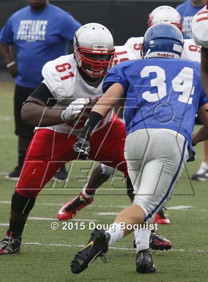 Thumbnail 2 in Lima Senior vs. Defiance (Scrimmage) photogallery.