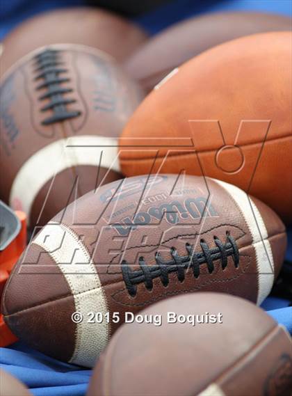 Thumbnail 1 in Lima Senior vs. Defiance (Scrimmage) photogallery.