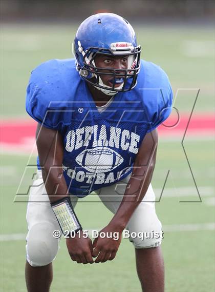 Thumbnail 3 in Lima Senior vs. Defiance (Scrimmage) photogallery.