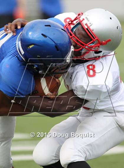 Thumbnail 2 in Lima Senior vs. Defiance (Scrimmage) photogallery.