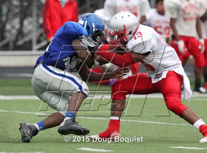 Thumbnail 2 in Lima Senior vs. Defiance (Scrimmage) photogallery.