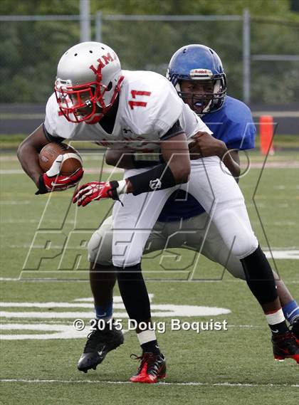 Thumbnail 3 in Lima Senior vs. Defiance (Scrimmage) photogallery.