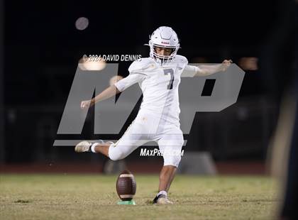 Thumbnail 3 in Chavez @ Shafter photogallery.