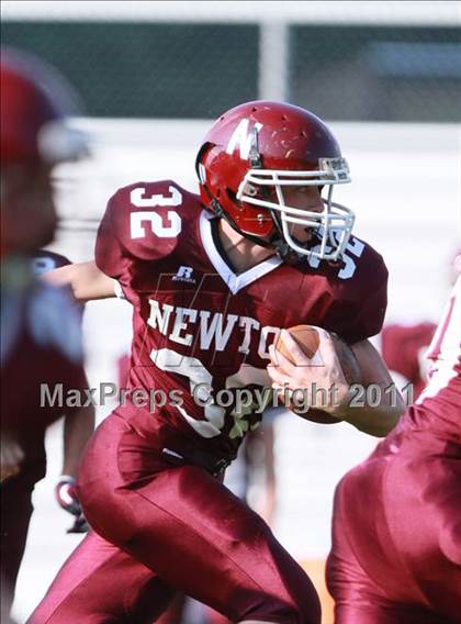 Thumbnail 2 in Hanover Park vs Newton photogallery.