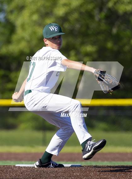 Thumbnail 1 in Longwood vs William Floyd JV photogallery.