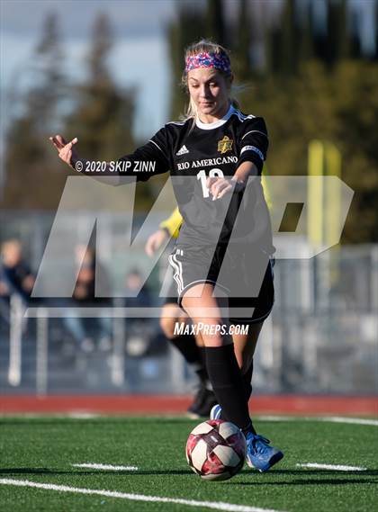 Thumbnail 3 in Rio Americano vs Vista del Lago photogallery.