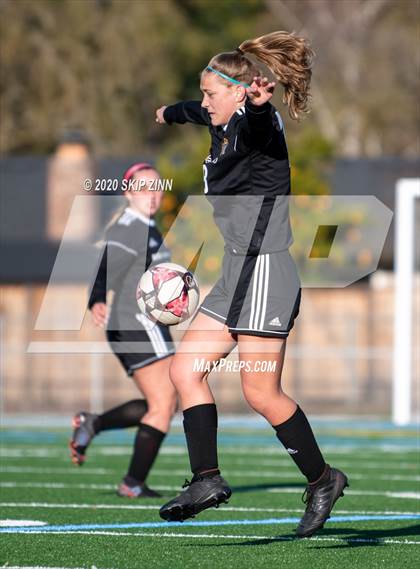 Thumbnail 3 in Rio Americano vs Vista del Lago photogallery.