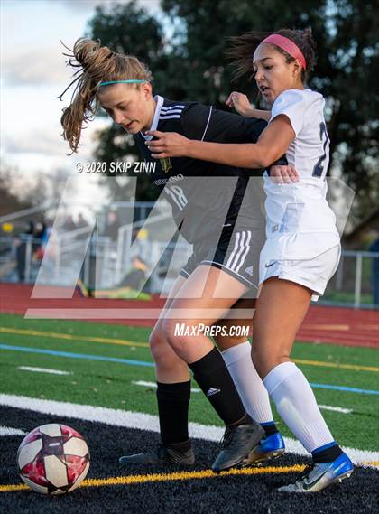 Thumbnail 1 in Rio Americano vs Vista del Lago photogallery.