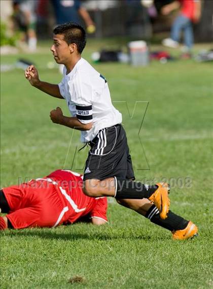 Thumbnail 2 in Buhach Colony vs. Ceres (Spartans Classic) photogallery.