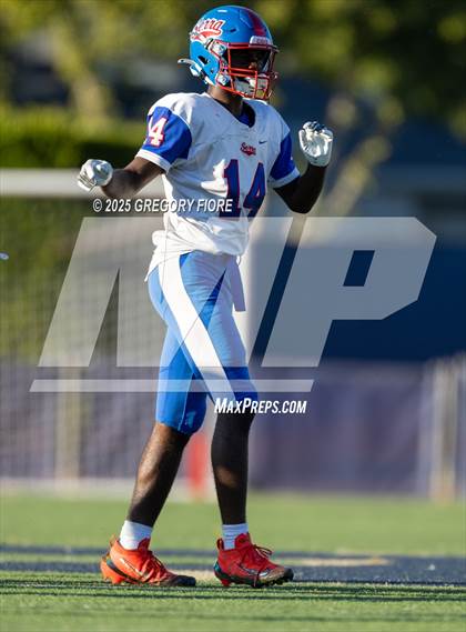 Thumbnail 1 in JV: Serra @ Notre Dame (SO) photogallery.