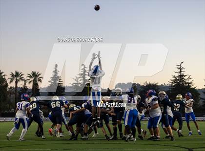 Thumbnail 2 in JV: Serra @ Notre Dame (SO) photogallery.