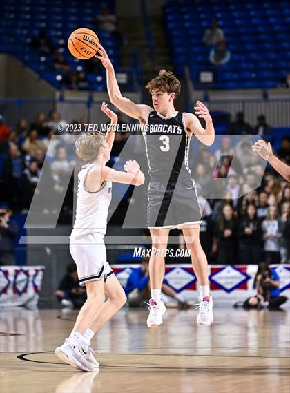 Thumbnail 1 in Bigelow vs. Marshall (AAA 2A State Final) photogallery.