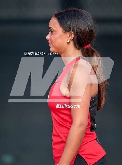 Thumbnail 1 in Eagle No Tax Relays (4x100M) photogallery.