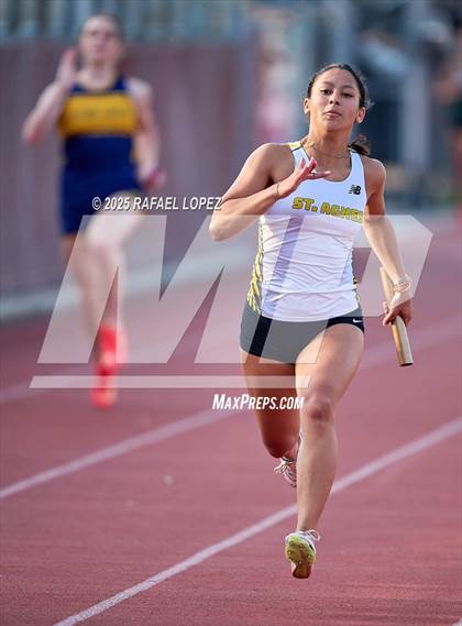 Thumbnail 1 in Eagle No Tax Relays (4x100M) photogallery.