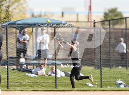 Thumbnail 2 in Arapahoe vs Columbine (CHSAA 5A Round of 16) photogallery.