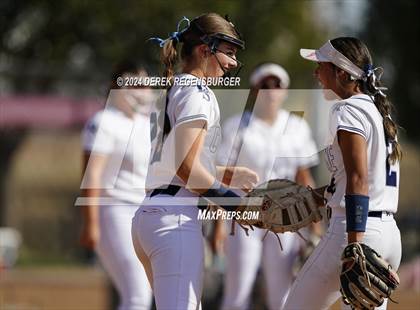 Thumbnail 2 in Arapahoe vs Columbine (CHSAA 5A Round of 16) photogallery.