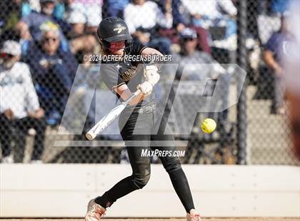 Thumbnail 3 in Arapahoe vs Columbine (CHSAA 5A Round of 16) photogallery.