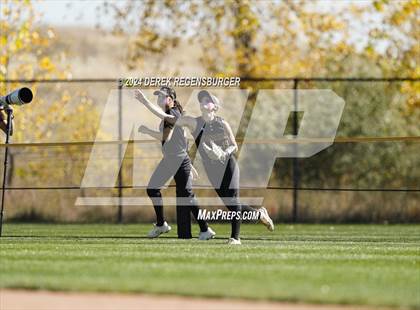 Thumbnail 1 in Arapahoe vs Columbine (CHSAA 5A Round of 16) photogallery.