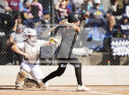 Thumbnail 3 in Arapahoe vs Columbine (CHSAA 5A Round of 16) photogallery.