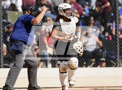 Thumbnail 3 in Arapahoe vs Columbine (CHSAA 5A Round of 16) photogallery.