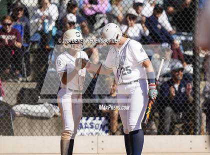 Thumbnail 3 in Arapahoe vs Columbine (CHSAA 5A Round of 16) photogallery.