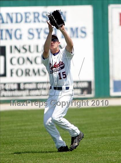 Thumbnail 2 in Pleasant Plains vs. Rochester (IHSA Class 2A Sectional Final) photogallery.