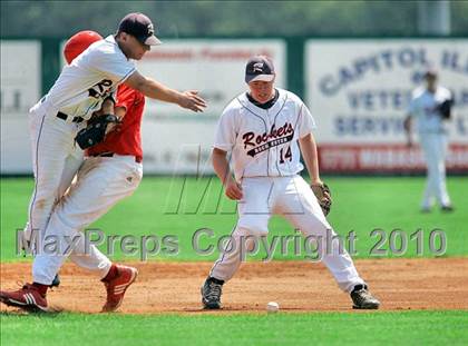 Thumbnail 1 in Pleasant Plains vs. Rochester (IHSA Class 2A Sectional Final) photogallery.