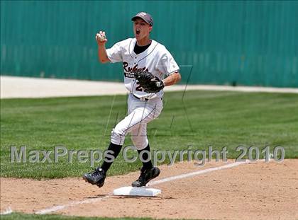 Thumbnail 1 in Pleasant Plains vs. Rochester (IHSA Class 2A Sectional Final) photogallery.