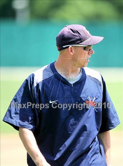 Thumbnail 1 in Pleasant Plains vs. Rochester (IHSA Class 2A Sectional Final) photogallery.