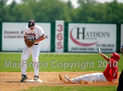 Thumbnail 3 in Pleasant Plains vs. Rochester (IHSA Class 2A Sectional Final) photogallery.