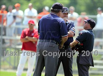 Thumbnail 1 in Pleasant Plains vs. Rochester (IHSA Class 2A Sectional Final) photogallery.