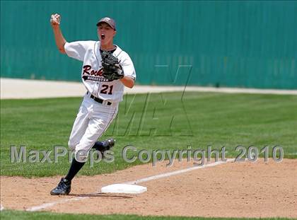 Thumbnail 2 in Pleasant Plains vs. Rochester (IHSA Class 2A Sectional Final) photogallery.