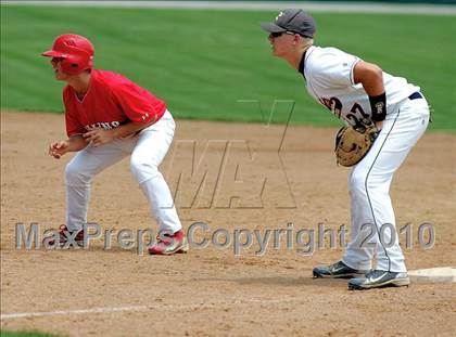Thumbnail 2 in Pleasant Plains vs. Rochester (IHSA Class 2A Sectional Final) photogallery.