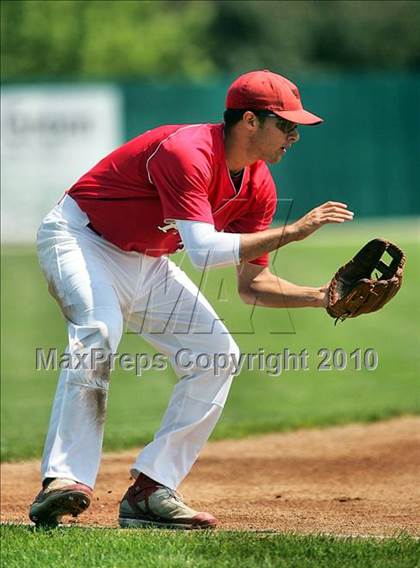 Thumbnail 3 in Pleasant Plains vs. Rochester (IHSA Class 2A Sectional Final) photogallery.
