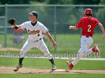 Thumbnail 2 in Pleasant Plains vs. Rochester (IHSA Class 2A Sectional Final) photogallery.