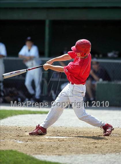 Thumbnail 2 in Pleasant Plains vs. Rochester (IHSA Class 2A Sectional Final) photogallery.