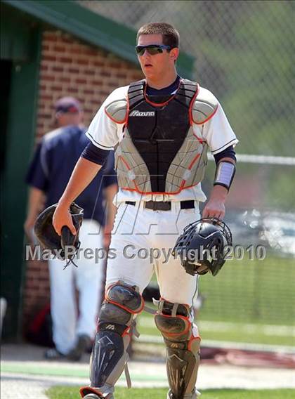Thumbnail 3 in Pleasant Plains vs. Rochester (IHSA Class 2A Sectional Final) photogallery.