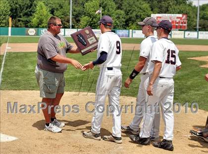 Thumbnail 3 in Pleasant Plains vs. Rochester (IHSA Class 2A Sectional Final) photogallery.